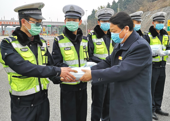 疫情感人事迹（疫情间感人的事迹）