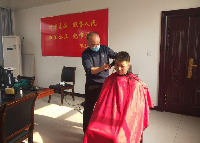 疫情在家理发教程没有理发器（居家理发教程）