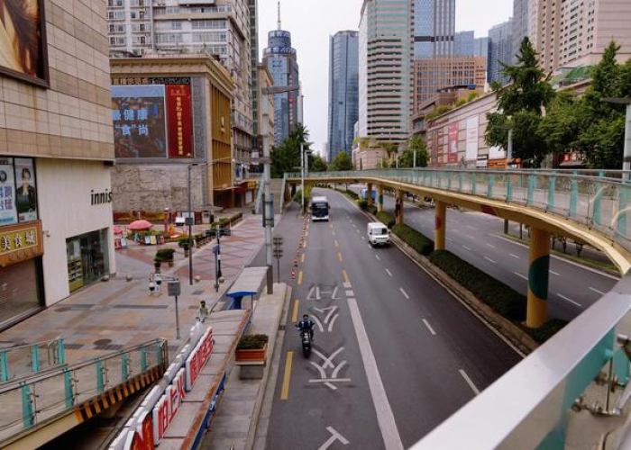 成都疫情期间大街空荡荡（疫情下的成都街头）