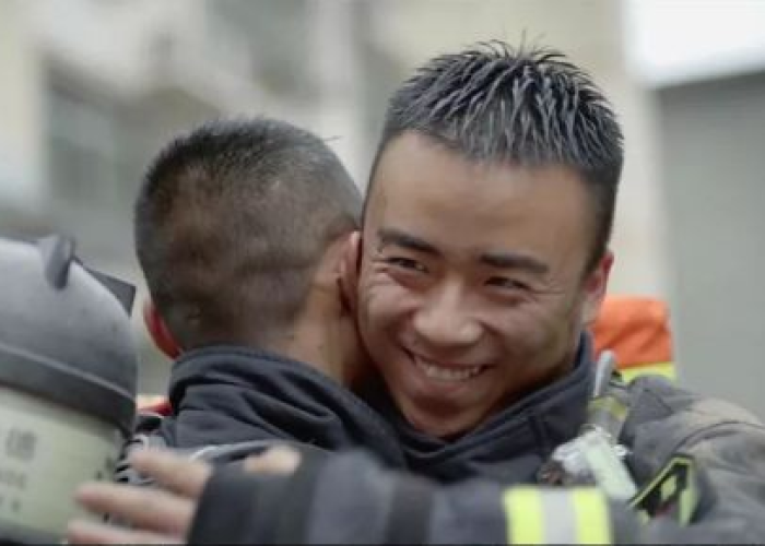 疫情感动瞬间催泪片段电视剧（疫情感人短片）