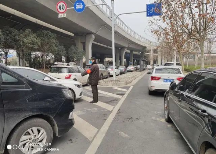 疫情期间车停小区怎么收费（2021疫情期间停车）