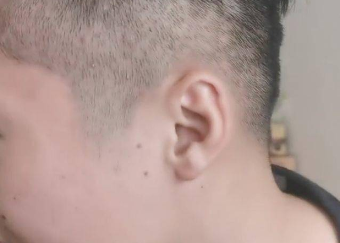 疫情在家剪头发男发型（疫情在家理发）