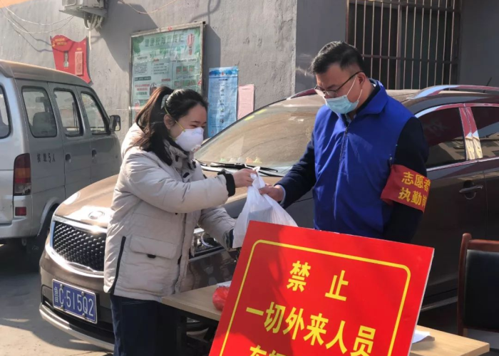 疫情期间那些感动人心的瞬间视频（疫情期间那些感动人心的瞬间视频作文）