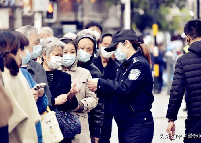 疫情时感动的瞬间500字左右（疫情时期感动的一瞬）