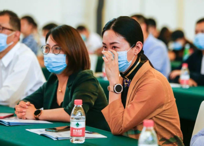 个人先进事迹怎么写联系疫情（先进个人主要事迹范文疫情）