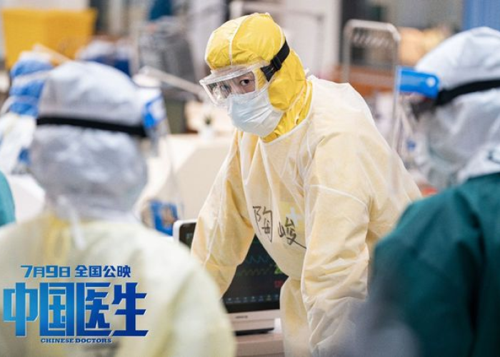 疫情期间的感动瞬间医护人员（疫情期间让人感动的医生及护士）