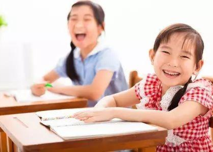 疫情期间困难孩子上学（疫情期间求学的孩子）
