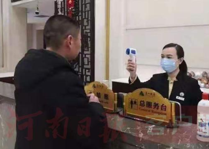 郑州疫情医护人员感人视频（郑州医护人员抗击疫情图片）