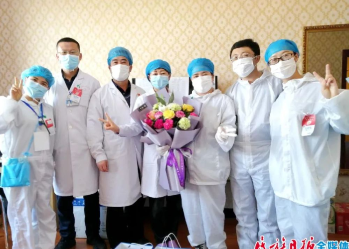 讲述抗击新冠疫情的生动中国故事（抗击疫情等的生动故事）