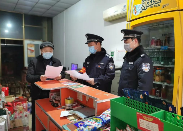 疫情期间工作在一线的劳动者（疫情期间一线工人的坚守）