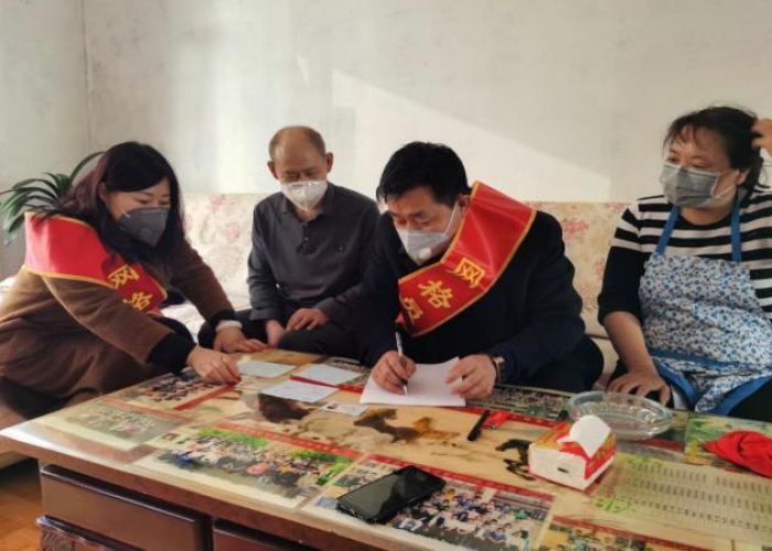 抗击疫情十个感人瞬间（抗击疫情的感人故事三篇）