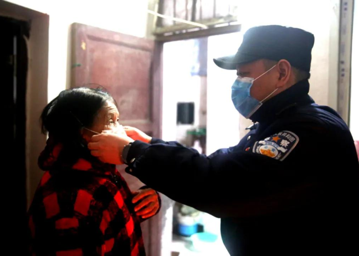 武汉疫情感人爱情故事做家务（2020武汉疫情感人故事）