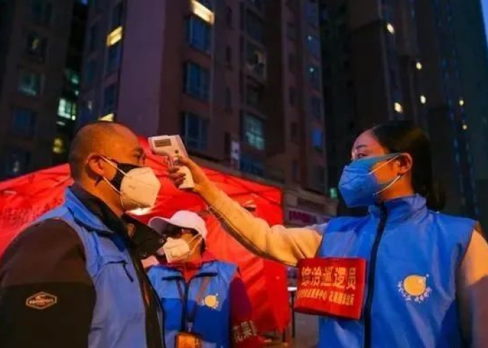 疫情志愿者守护大家的句子（像疫情期间坚守岗位的志愿者们想说的话该怎么写）