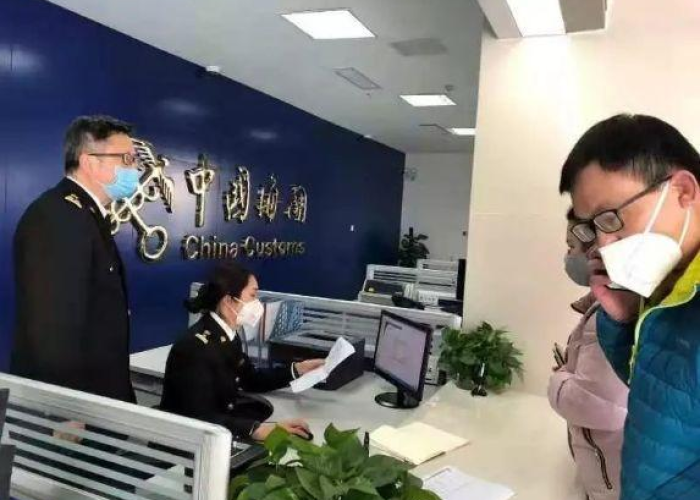 疫情开始那年我才18岁（疫情开始的时候是几几年）