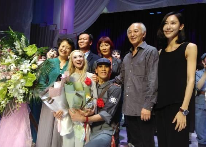 抗击疫情真实感人图片素材（抗疫情61张感人照片）