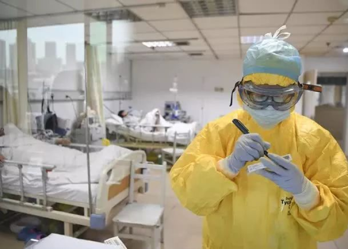 疫情感动瞬间医护人员护送（疫情医护人员感人瞬间）