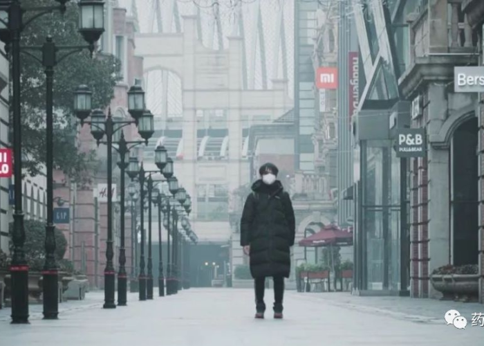 疫情放开街上没人的文案（疫情下无人的街道）