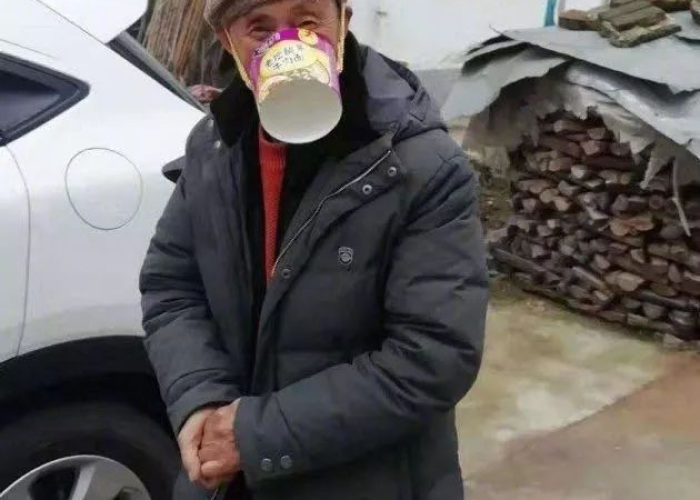 疫情口罩搞笑视频胖子（关于疫情口罩的正能量小品）