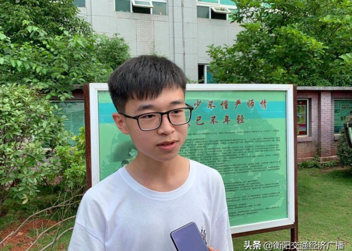 疫情期间理发店怎么发朋友圈（理发师疫情期间理发）