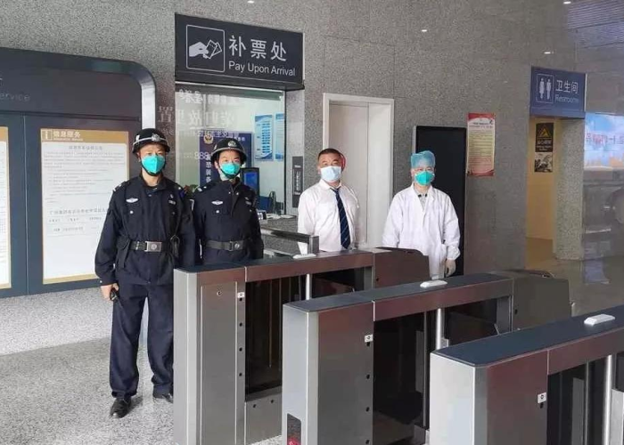 疫情期间坚持在岗的工作者（疫情期间坚持在岗人员素材）