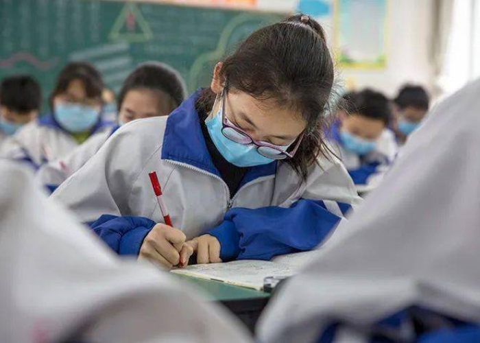 抗击疫情期间感人瞬间合集（疫情期间令人感动的抗疫故事）