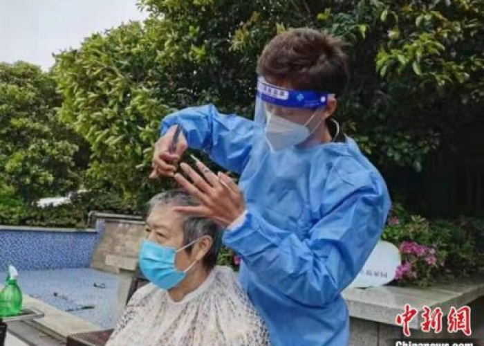 疫情理发新闻（疫情理发新闻稿件）