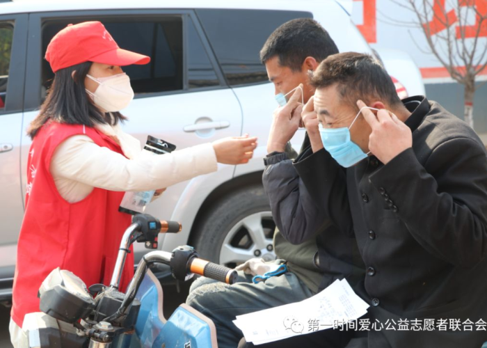 疫情中志愿者个人事迹（疫情志愿者先进个人主要事迹范文）
