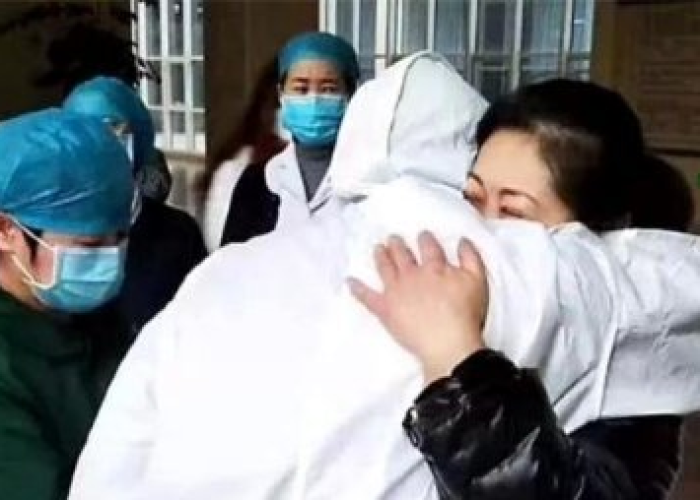 三年疫情感人瞬间医护人员凯旋（疫情医护人员感人视频）