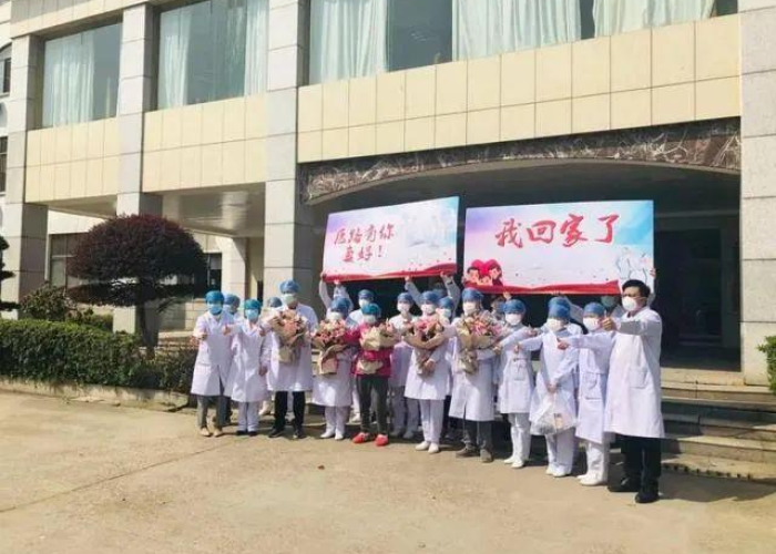疫情背后哪些人在努力付出（疫情背后的工作人员）