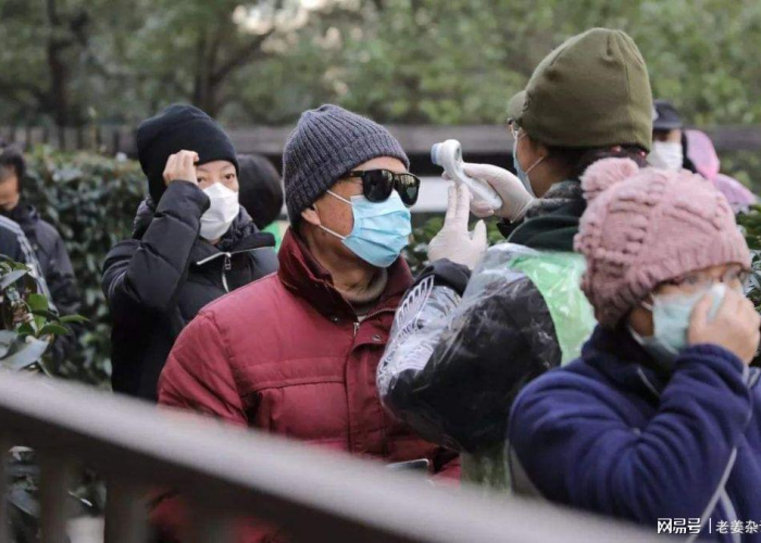 疫情下的中国百姓都是怎么做的?（疫情之下中国老百姓做了什么）