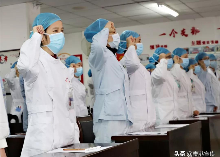 抗击疫情中的关于仁爱的故事（抗击疫情期间的爱国感人故事）
