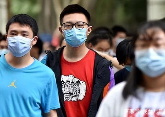 高中三年疫情三年真是不容易啊（高中三年里）