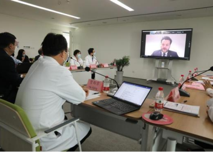 抗击疫情期间感人的瞬间视频（抗疫情61张感人视频）
