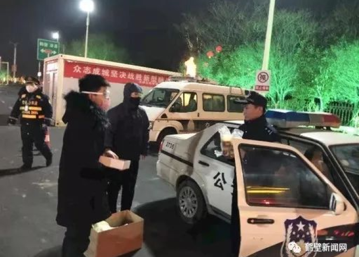 抗击疫情最让我感动的瞬间（抗击疫情让人感动的事）