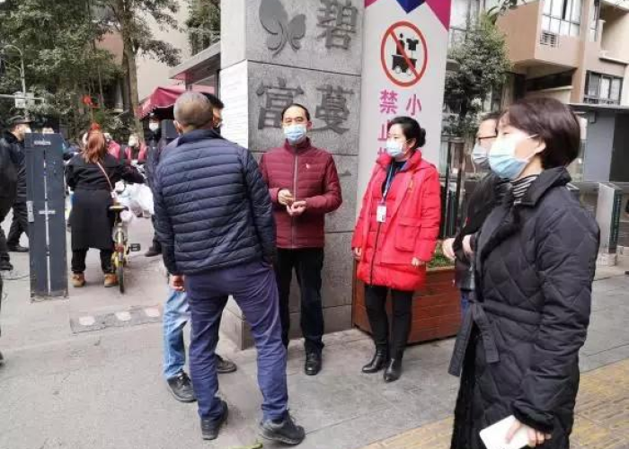 抗击疫情党员先进事迹200字（抗击疫情先进党员事迹材料）
