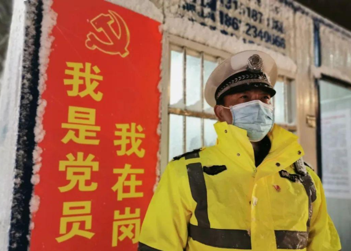 关于抗击疫情的事例简短（关于抗疫情的事迹）