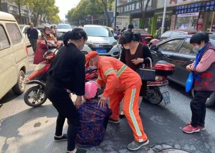 疫情期间120司机补助300吗（疫情期间120驾驶员先进事迹）