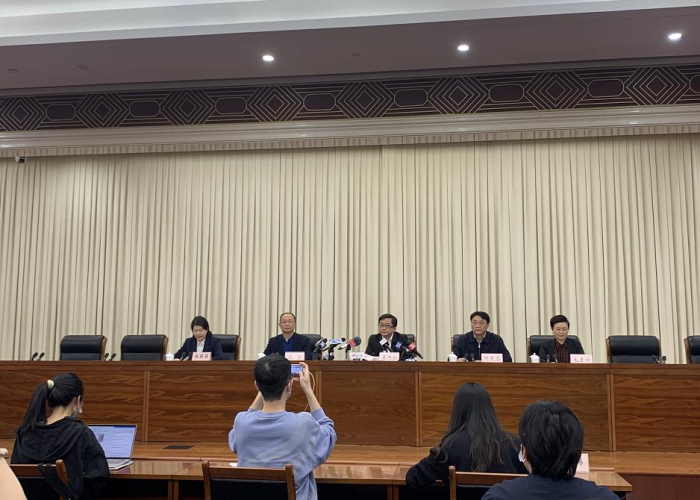 最新疫情报告发布今天的新闻（最新疫情相关新闻报道及动态）