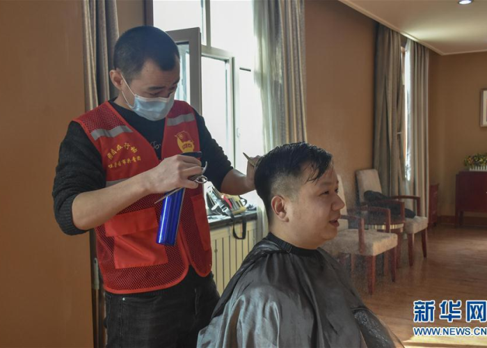 疫情理发公益行（疫情期间的义务理发师）