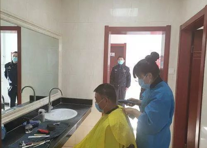 疫情理发店关门（疫情理发店关门吗）