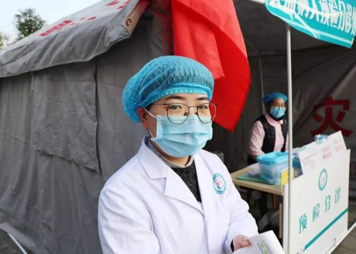 疫情期间带病坚守岗位（带病坚守岗位简短事迹）