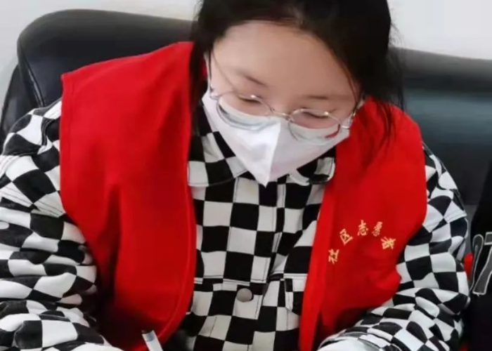 疫情志愿者事迹200字（疫情志愿者事迹简介500字）