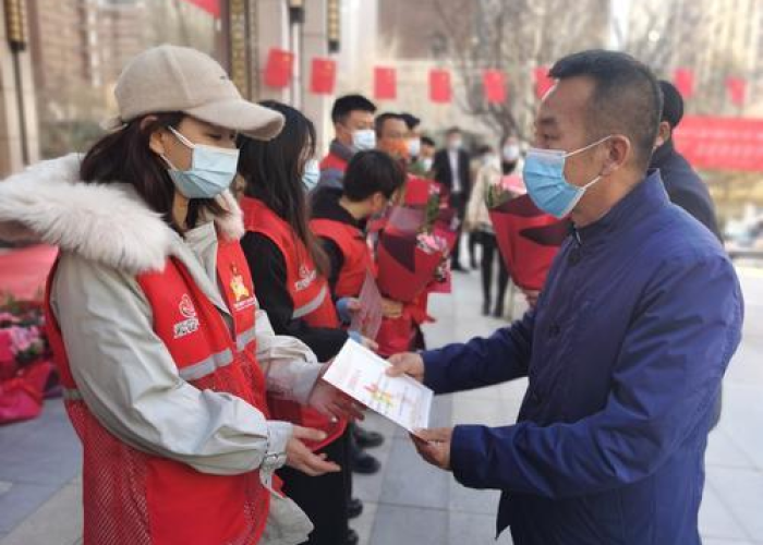 疫情志愿者国家每天给多少工资（疫情志愿者有工资吗?怎么生活）
