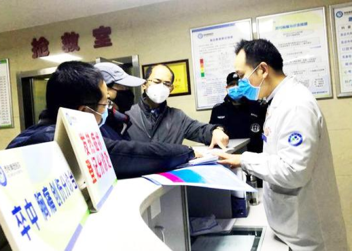 疫情期间坚持在岗位的汽车人（疫情时期坚持岗位工作者）