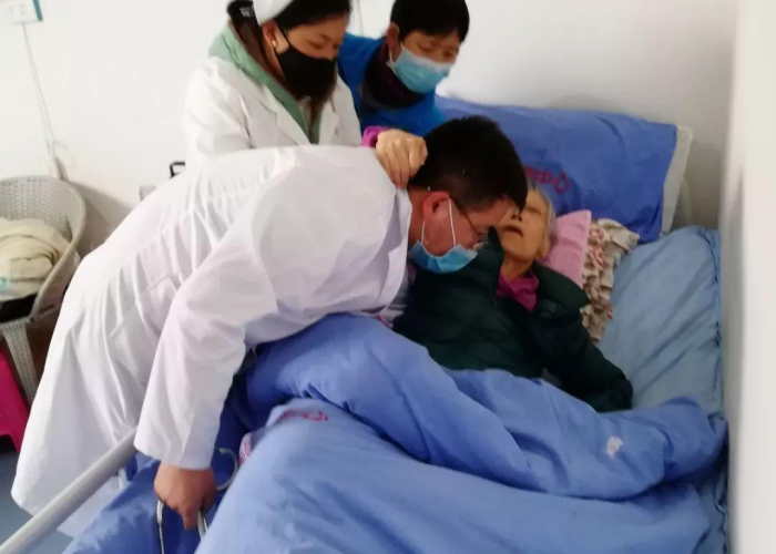 疫情期间感人的18个故事简短（疫情期间的感人故事经典）